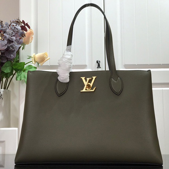 Louis Vuitton Lockme Shopper สีเขียว M57346