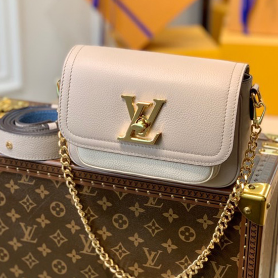 Louis Vuitton Lockme เทาอ่อน M58557