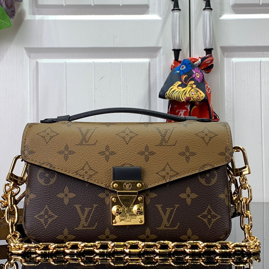 Louis Vuitton Pochette Metis อีสต์เวสต์ M46279