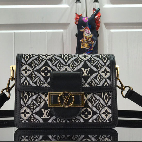 Louis Vuitton ตั้งแต่ปี 1854 Dauphine Mini Black M57172