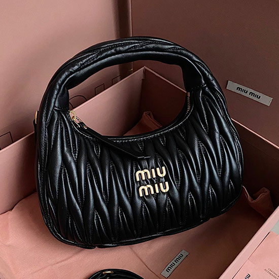 Miu Miu Wander กระเป๋าโฮโบหนัง Nappa สีดำ 5bc125