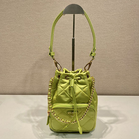 Prada Re-nylon กระเป๋าสะพายสีเขียว 1bh038