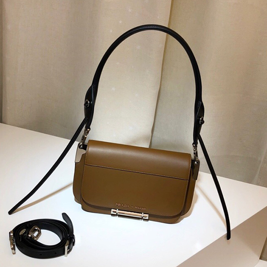 Prada Sybille กระเป๋าสะพายหนังสีน้ำตาล 1bd165