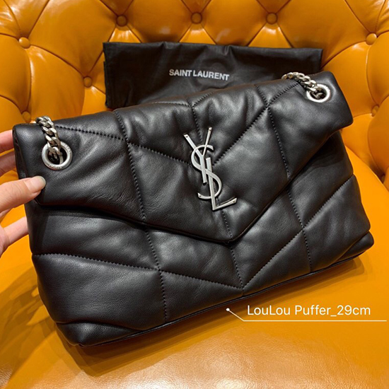 Saint Laurent กระเป๋าปักเป้า Loulou ขนาดเล็กสีดำ 577476