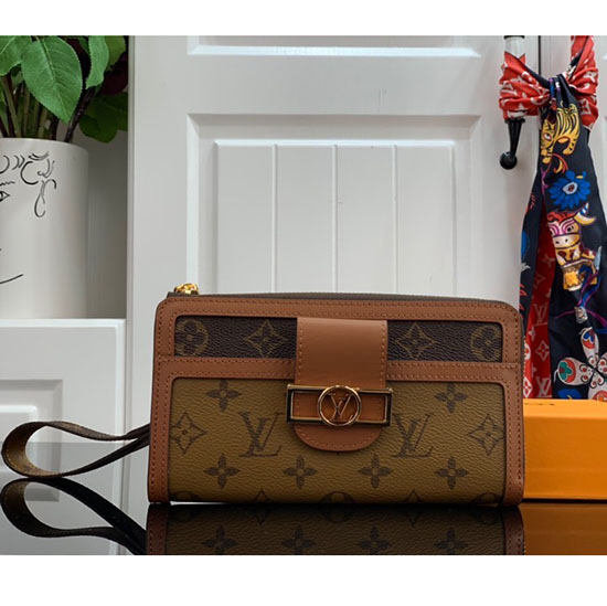 กระเป๋าคลัตช์ Louis Vuitton Monogram Canvas M69162