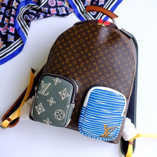 กระเป๋าเป้สะพายหลังผ้าใบ Louis Vuitton Monogram M56851