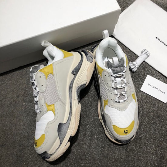 รองเท้าผ้าใบ Balenciaga Triple S B811061g