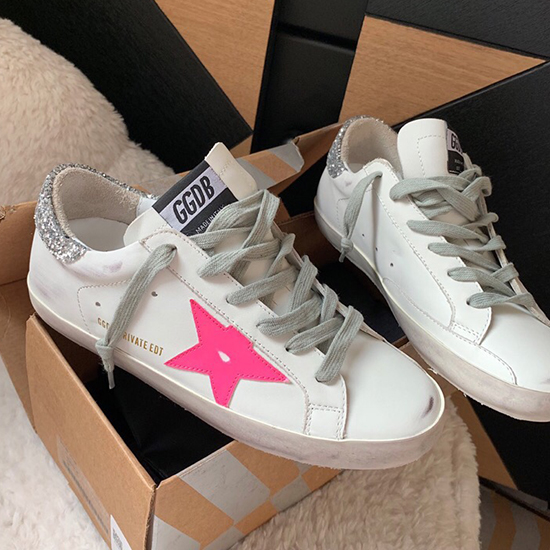 รองเท้าผ้าใบหนังลูกวัว Golden Goose Gg07710