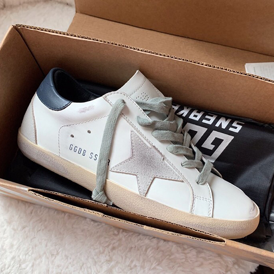 รองเท้าผ้าใบหนังลูกวัว Golden Goose Gg07713