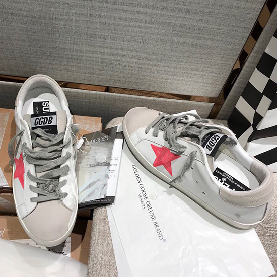 รองเท้าผ้าใบหนังลูกวัว Golden Goose Gg07721