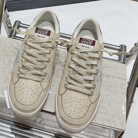 รองเท้าผ้าใบหนังลูกวัว Golden Goose Sng082603