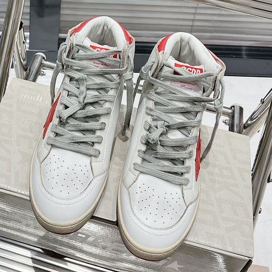 รองเท้าผ้าใบหนังลูกวัว Golden Goose Sng082617