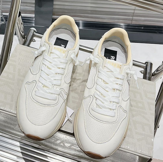 รองเท้าผ้าใบหนังลูกวัว Golden Goose Sng082620