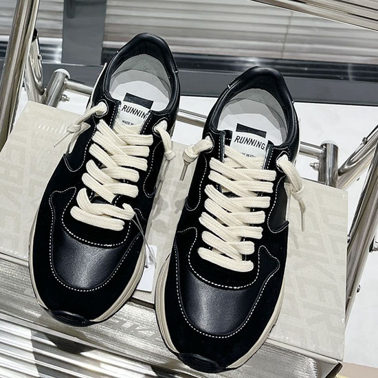 รองเท้าผ้าใบหนังลูกวัว Golden Goose Sng082621